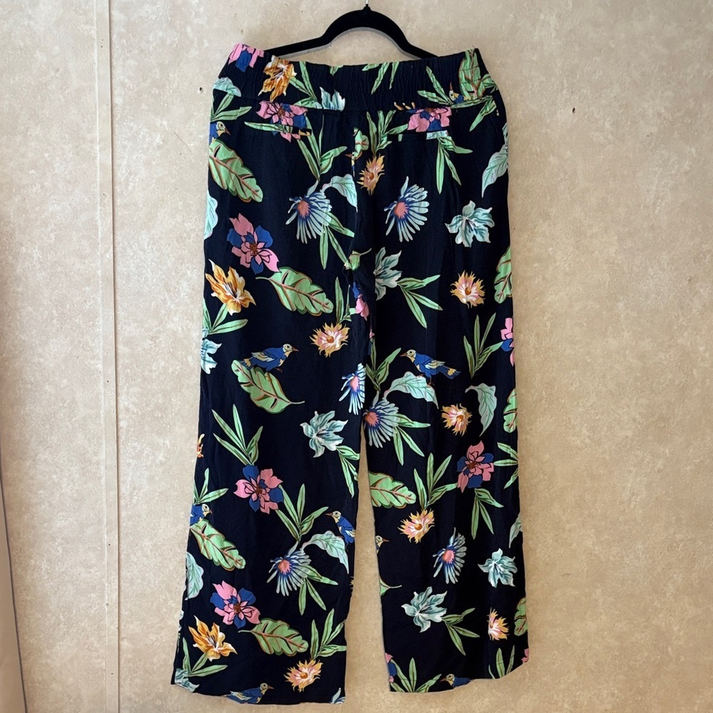 Floral Wide-Leg Pants - Picture 6 of 9